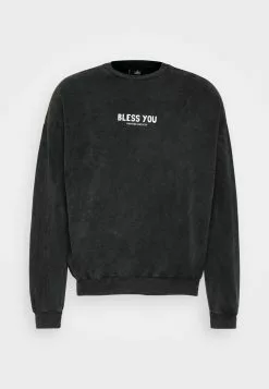 Kaotiko Crew Bless You Unisex - Sweater - Black -Kaotiko Winkel 1bdabebe19f04fb3866f8f0590e70d77