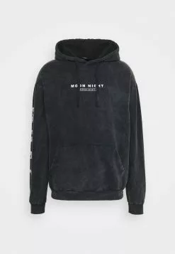 Kaotiko Moon Night Hoodie - Sweater - Black -Kaotiko Winkel 2384283e725248f9b1bd3400b5213125