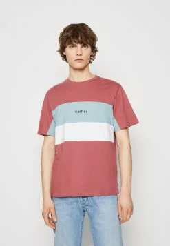 Kaotiko Hayden Unisex - T-Shirt Print - Burgundy/Steel/White