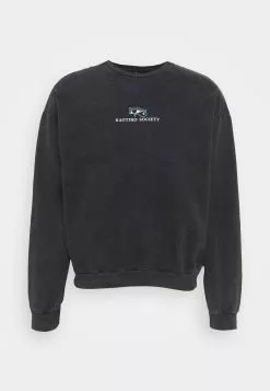 Kaotiko Crew Washed Isis Unisex - Sweater - Black -Kaotiko Winkel 2d3bb50f16de4b36b641a74e2336b1ae