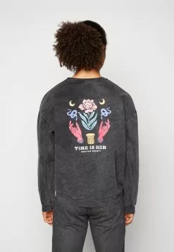 Kaotiko Crew Washed Time Is Now - Sweater - Black