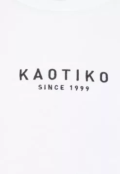 Kaotiko Crew Benton - Sweater - White/Green/Red -Kaotiko Winkel 3e7e4b3cab964272b09a0eb58711305a
