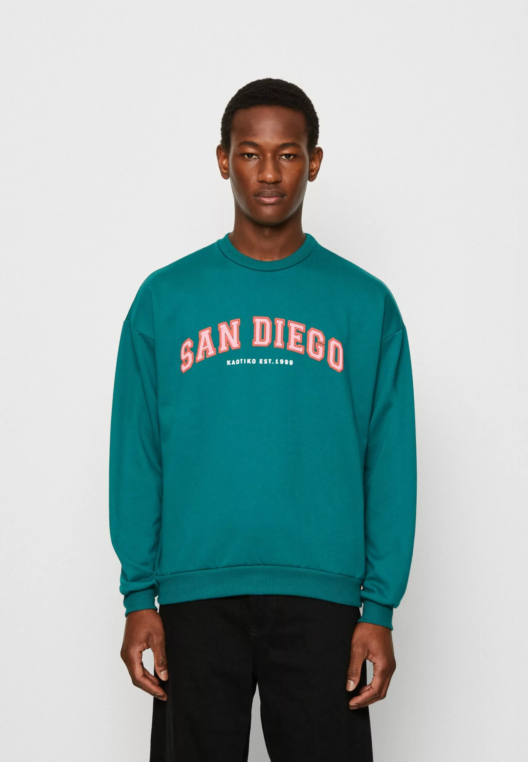 Kaotiko Crew San Diego College Unisex - Sweater - Heura 3 Kaotiko Crew San Diego College Unisex - Sweater - Heura
