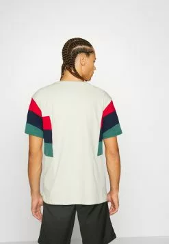 Kaotiko Brayden Unisex - T-Shirt Print - Ivory/Red/Navy/Heura -Kaotiko Winkel 53e79c8558b944f8990b11ce9c988b5d