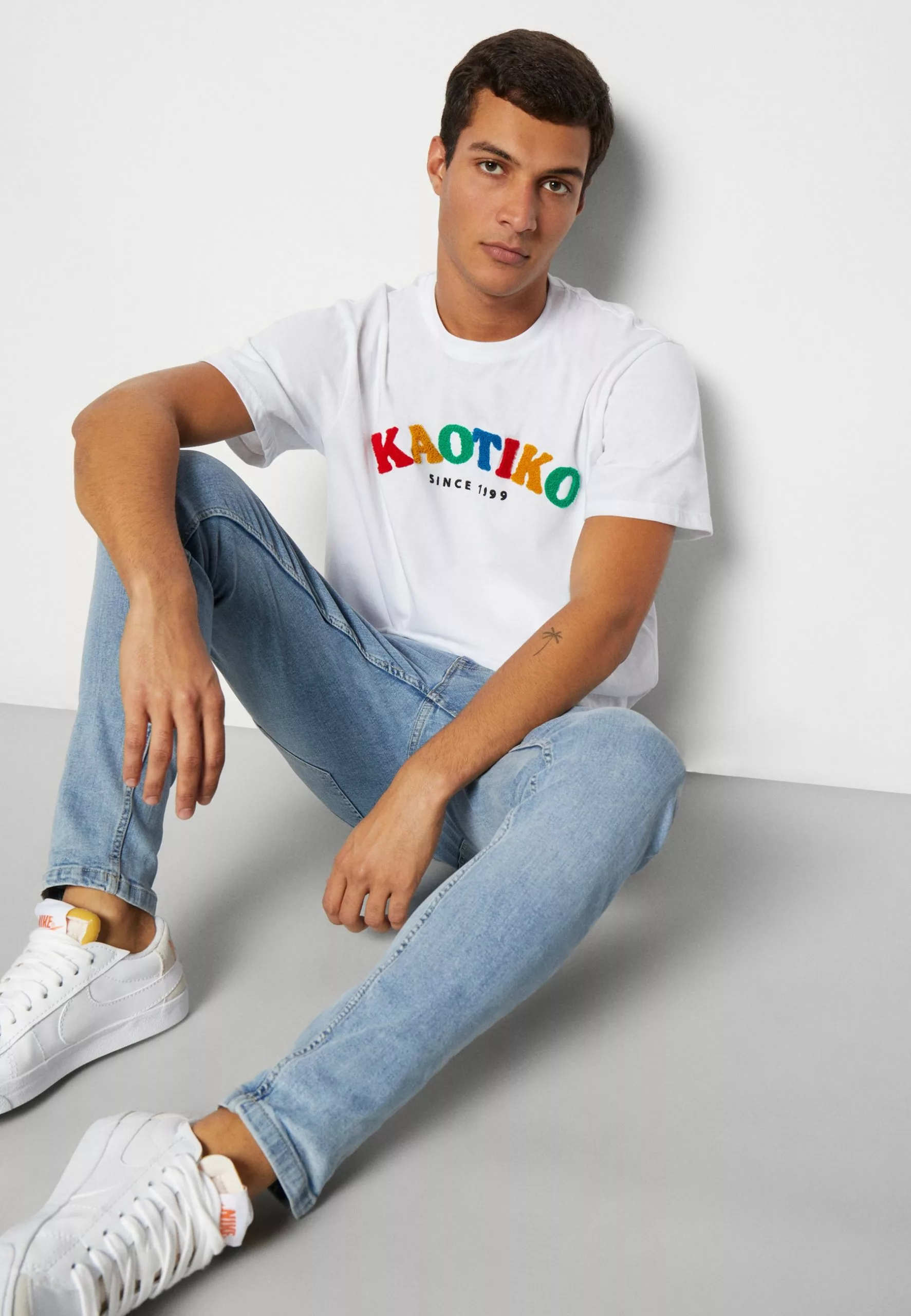 Kaotiko Yona Unisex - T-Shirt Print - White 6 Kaotiko Yona Unisex - T-Shirt Print - White - Afbeelding 4