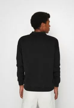 Kaotiko Crew Pomerania Unisex - Sweater - Black -Kaotiko Winkel 6a5a58ea73f6479c9067b9e4c887bea9