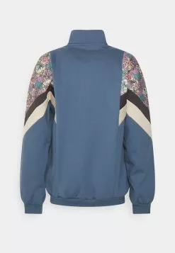 Kaotiko Winkel -Kaotiko Winkel 6adde388c69d45a7a7dfbf5fc36e9fa8