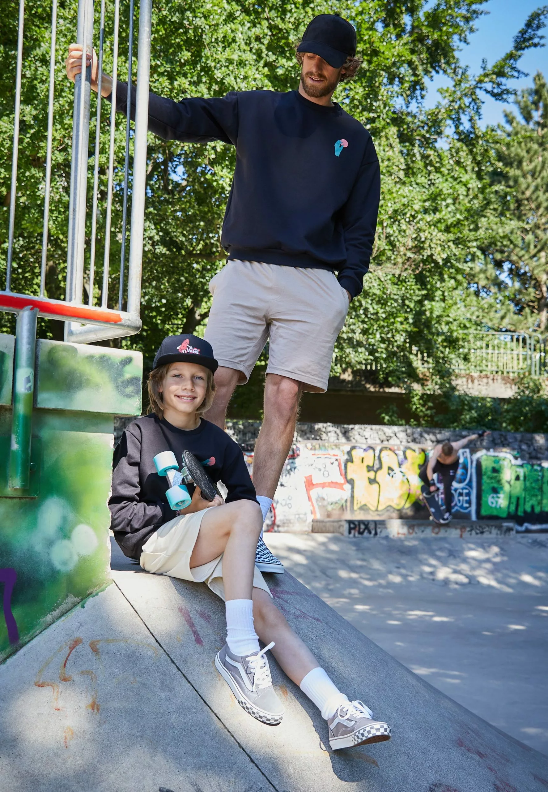 Kaotiko Crew Minimal Unisex - Sweater - Black 3 Kaotiko Crew Minimal Unisex - Sweater - Black