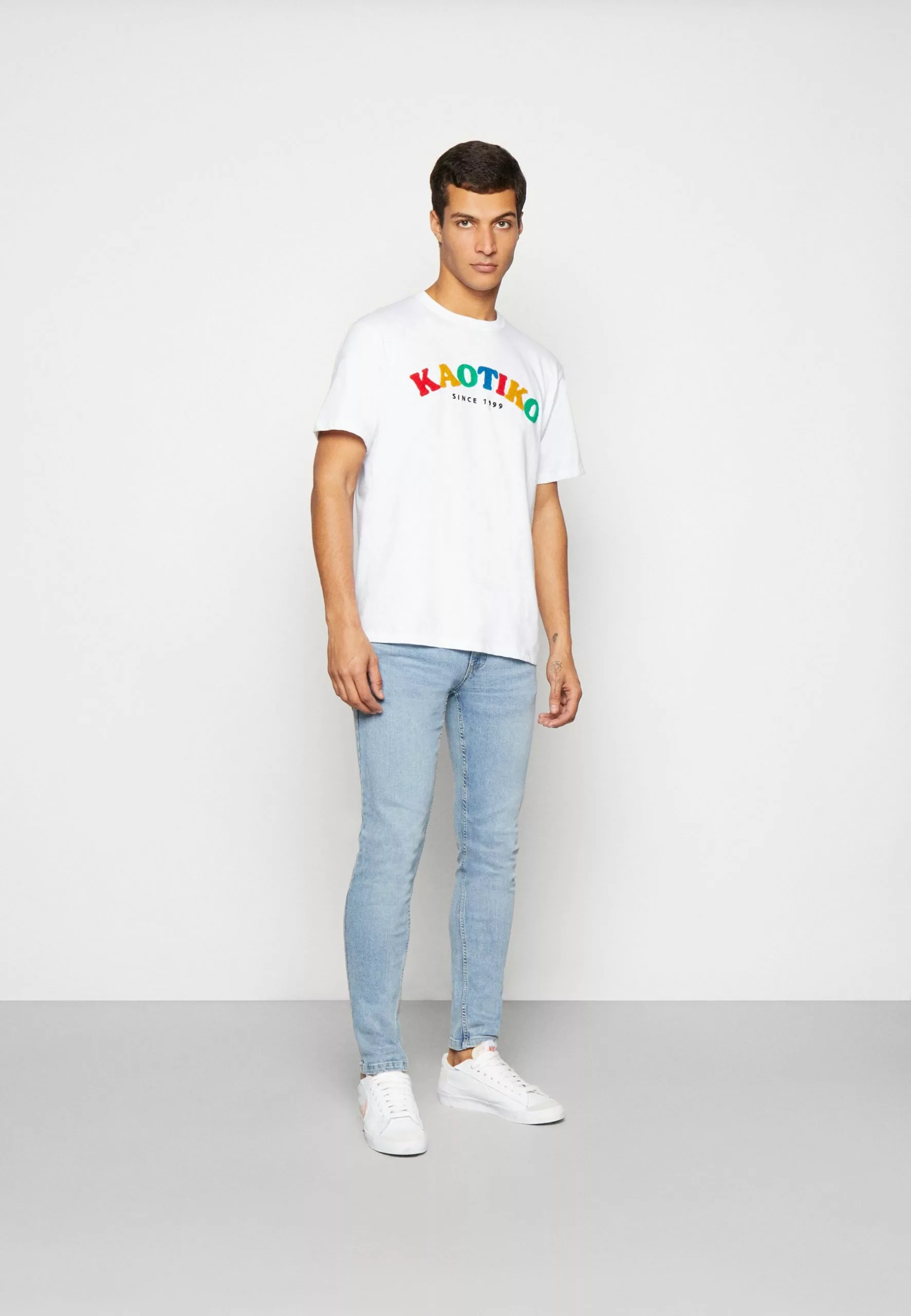 Kaotiko Yona Unisex - T-Shirt Print - White 4 Kaotiko Yona Unisex - T-Shirt Print - White - Afbeelding 2