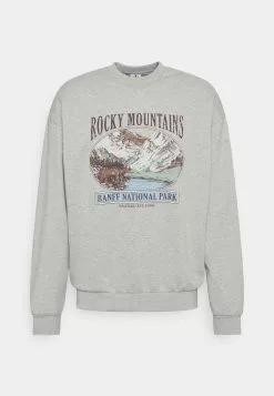 Kaotiko Crew Rocks Mountains Unisex - Sweater - Grey -Kaotiko Winkel 82ba5789014c40789e59a33fb54235bb