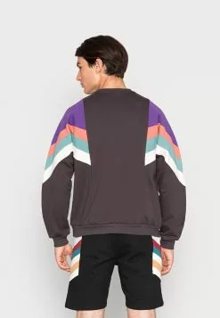 Kaotiko Crew Seattle Unisex - Sweater - Black/Purple/Rouge -Kaotiko Winkel 8fdae4798d024069a328724feeb8324b