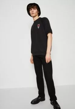 Kaotiko Crew Tear Eye Unisex - T-Shirt Print - Black -Kaotiko Winkel 934aaef50c7d4aaf89729f80783848a7