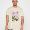 Kaotiko Washed Fleurs - T-Shirt Print - Ivory 1 Kaotiko Washed Fleurs - T-Shirt Print - Ivory -Kaotiko Winkel 934ae83b31784560a639964ecc4a2710