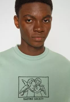 Kaotiko Crew Angels - Sweater - Fresh Green -Kaotiko Winkel adce6aa0e1554aecbde2fbcac3fe967e