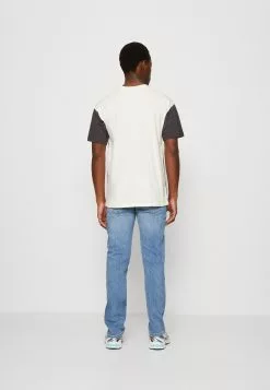 Kaotiko Memphis Unisex - T-Shirt Print - Ivory/Grey/Heura -Kaotiko Winkel b7e0d08532a84d798b874dc27645d2b0