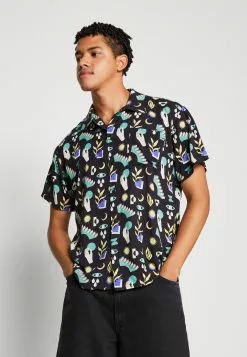 Kaotiko Shirt Minimal Unisex - Overhemdblouse - Black -Kaotiko Winkel cdd6b2b82c9e4913bf75a83e3d26e54f