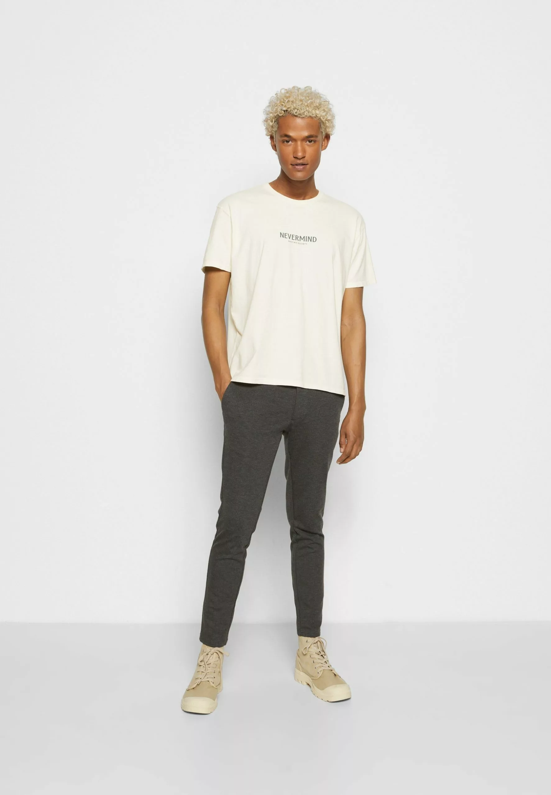 Kaotiko Nevermind Unisex - T-Shirt Print - Ivory 4 Kaotiko Nevermind Unisex - T-Shirt Print - Ivory - Afbeelding 2