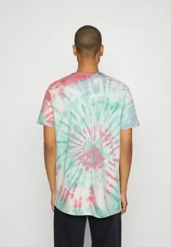 Kaotiko Tie Dye Thabo Unisex - T-Shirt Print - Green/Burgundy/Grape -Kaotiko Winkel f6ed4d47752840bda93043452cc37c98